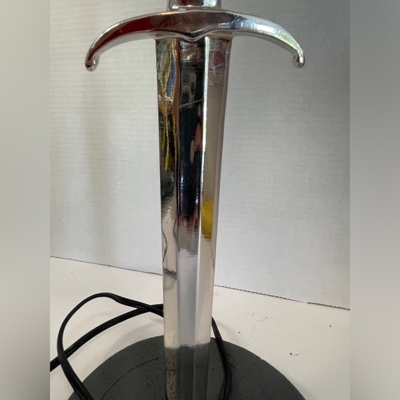 Rare HBO Game Of Thrones Lamp - Picture 7 of 14